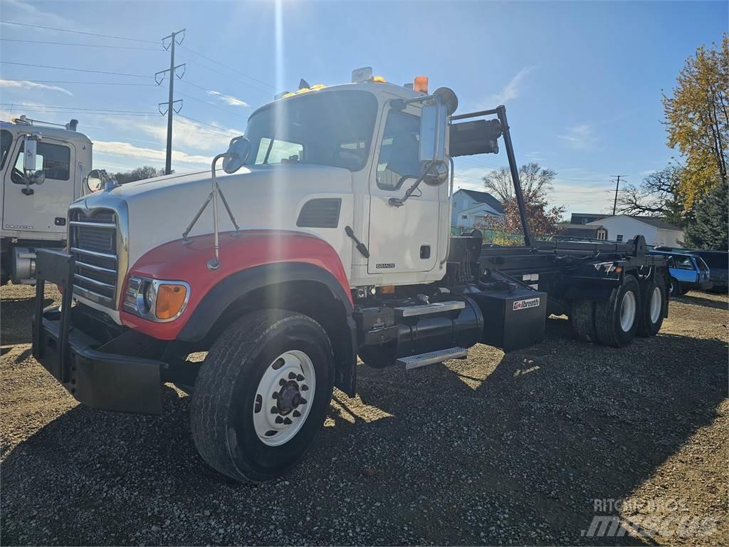 Mack CV713 Other trucks