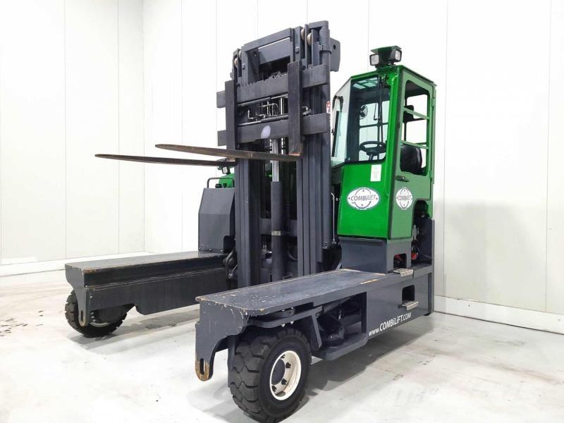 Combilift C8000 GAS 4-way reach truck