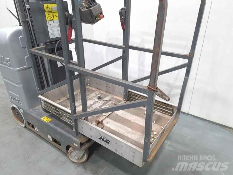 JLG 20MVL Scissor lifts