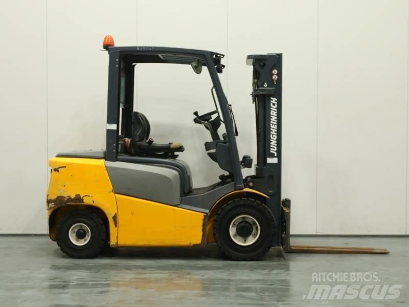 Jungheinrich DFG 425 Diesel trucks