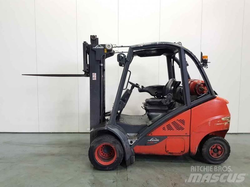 Linde H30T-02 TWIN WHEEL LPG trucks
