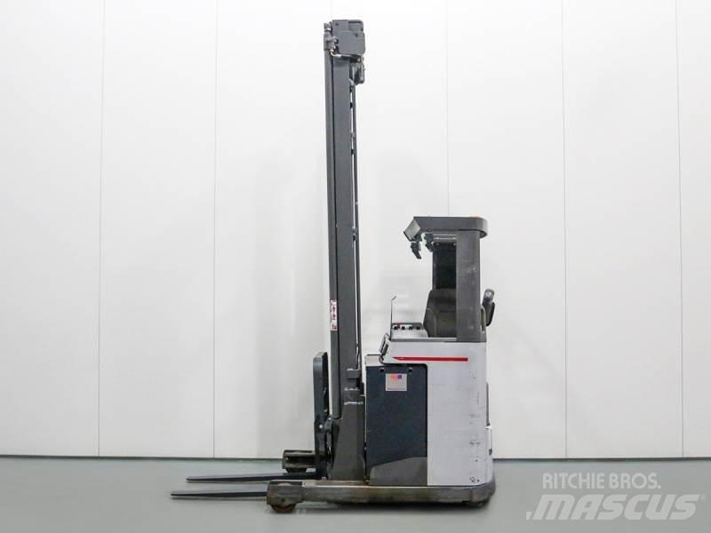 Nissan UNS161 Reach truck