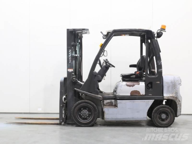 Nissan Y1D2A25Q Diesel trucks