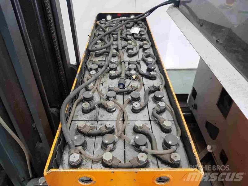 Still FMX14 Reach truck