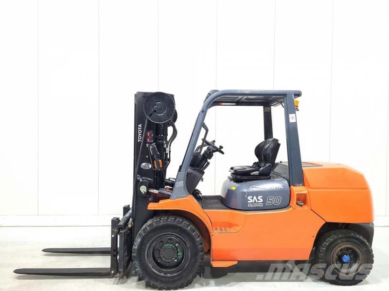 Toyota 42-7FD45 Diesel trucks