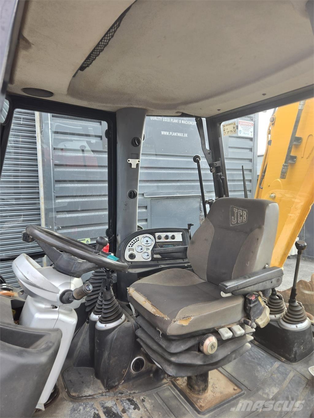 JCB 3CX Backhoe