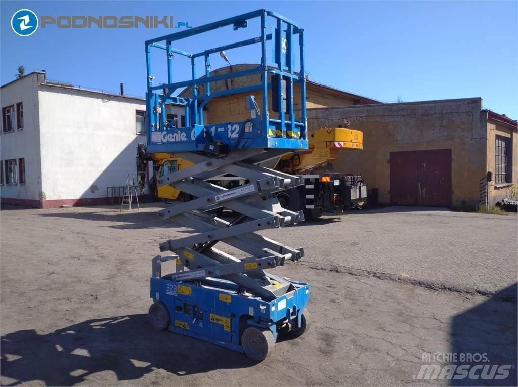Genie 1932 Scissor lifts