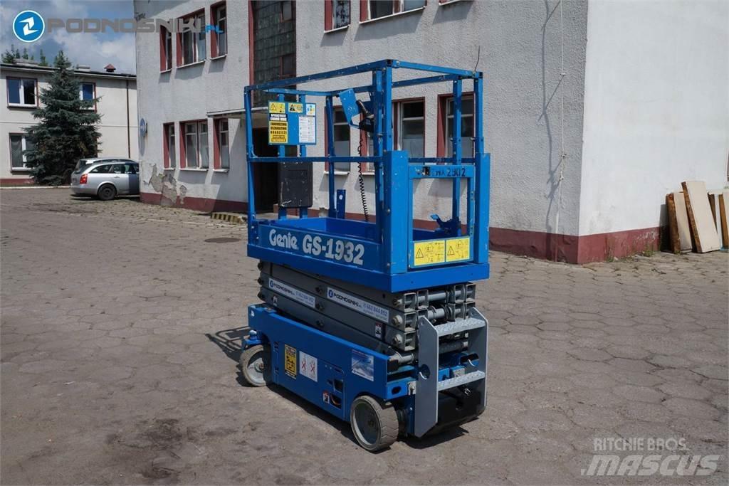 Genie 1932 Scissor lifts
