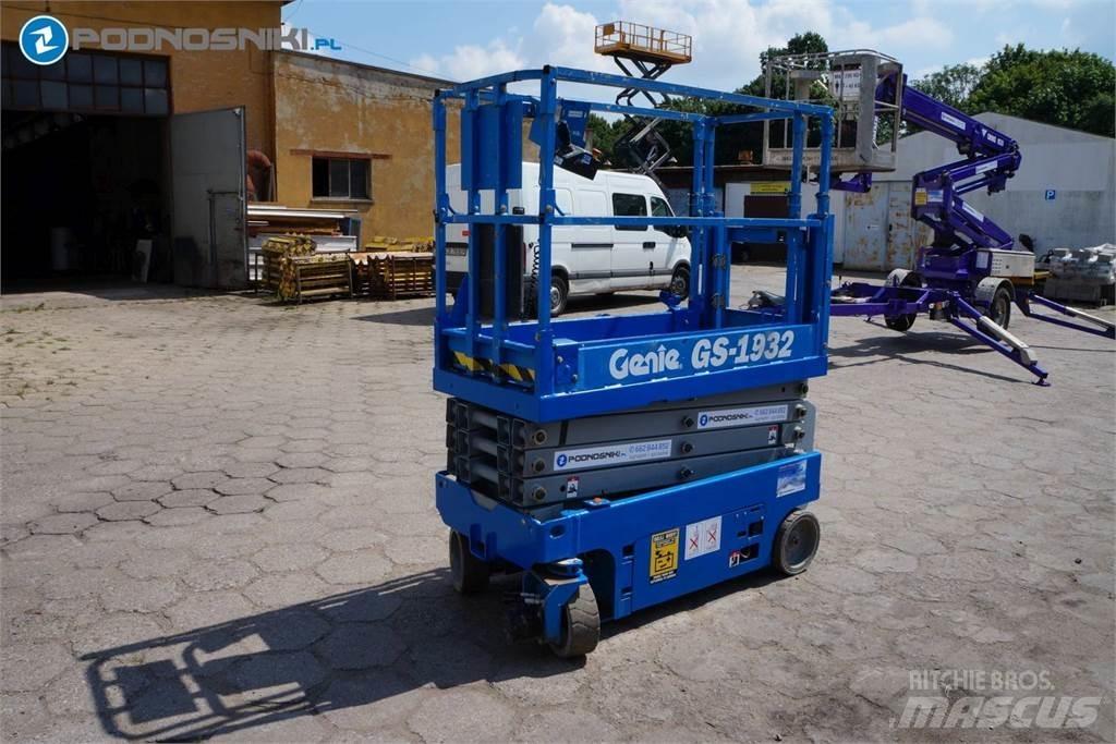 Genie 1932 Scissor lifts