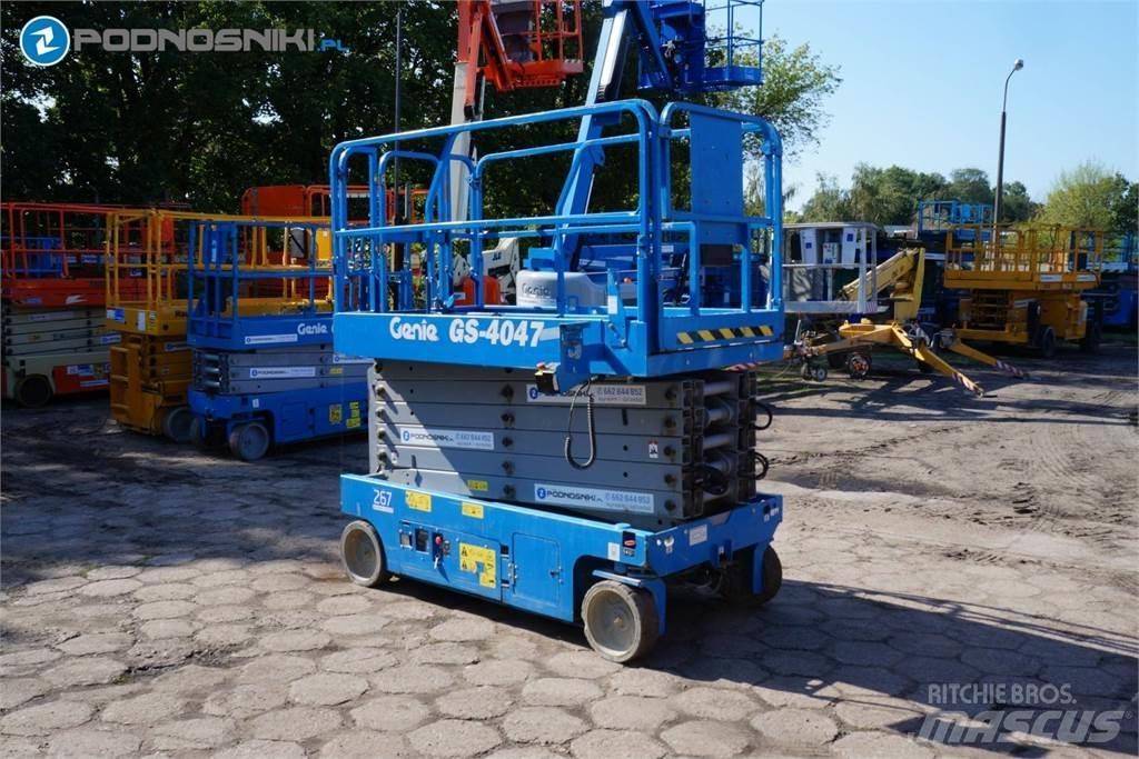 Genie 4047 Scissor lifts