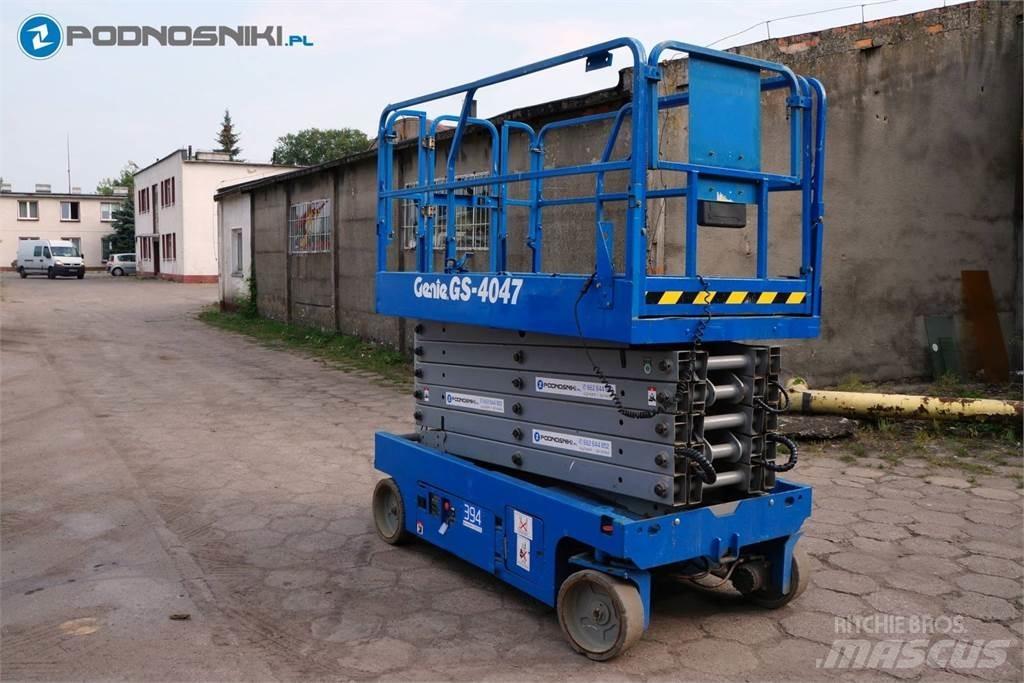 Genie 4047 Scissor lifts