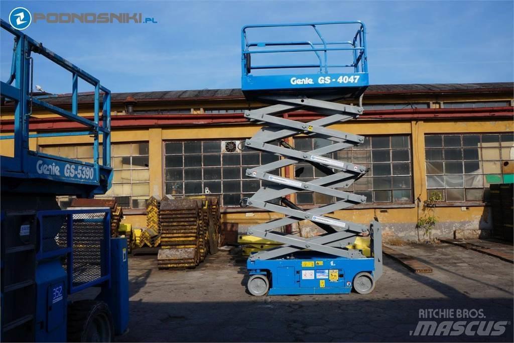 Genie 4047 Scissor lifts