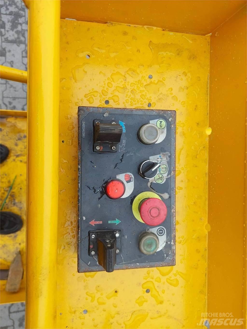 Haulotte Star 10 Used Personnel lifts and access elevators