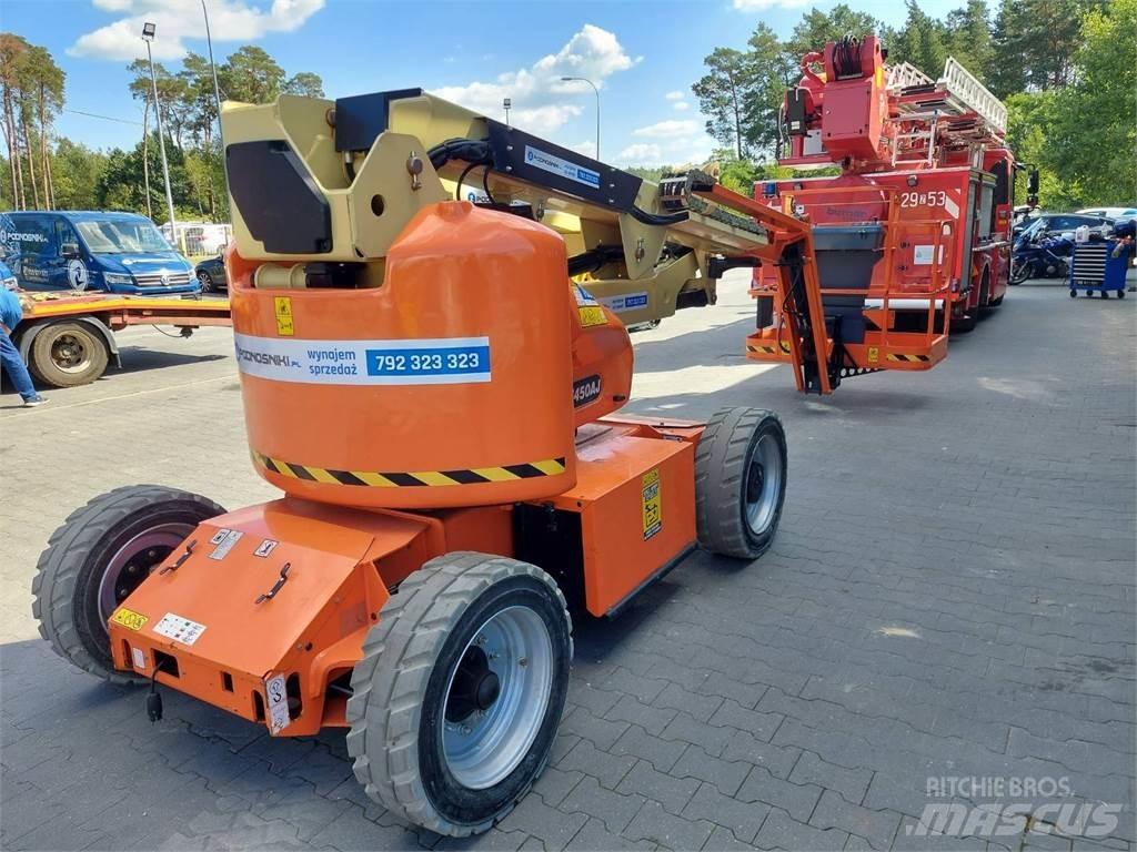 JLG E450AJ Articulated boom lifts