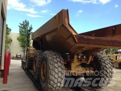 CAT 725 Articulated Haulers