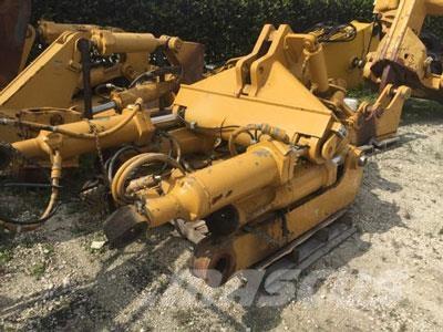 CAT D8T Ripper, S/S Other components