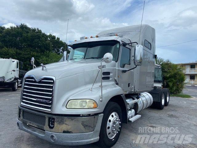 Mack CXU613 Prime Movers
