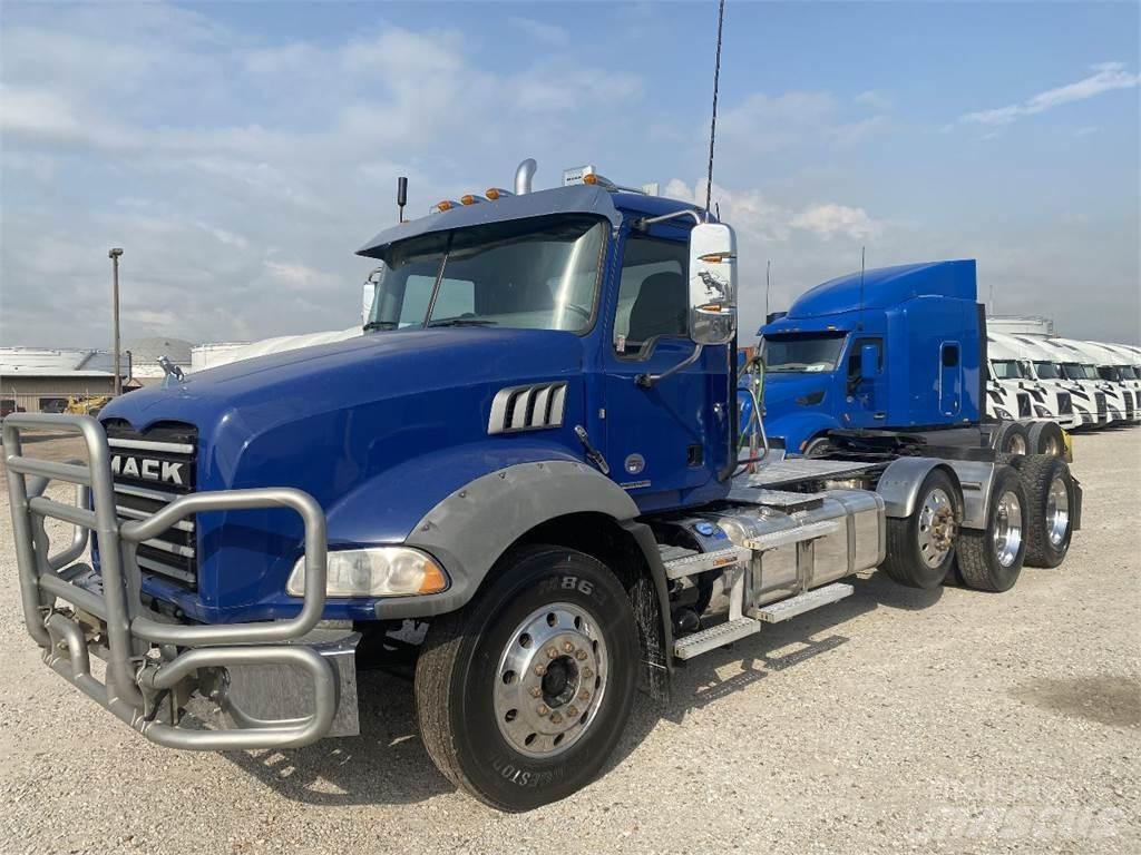 Mack GRANITE Prime Movers
