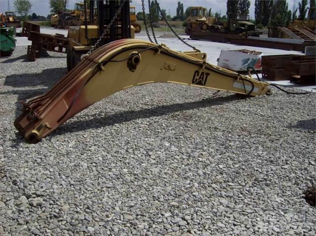 CAT 212 Chassis and suspension