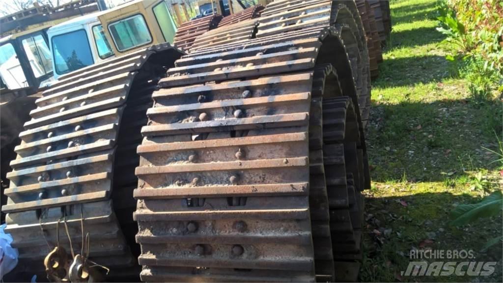 CAT 231D Tracks, chains and undercarriage