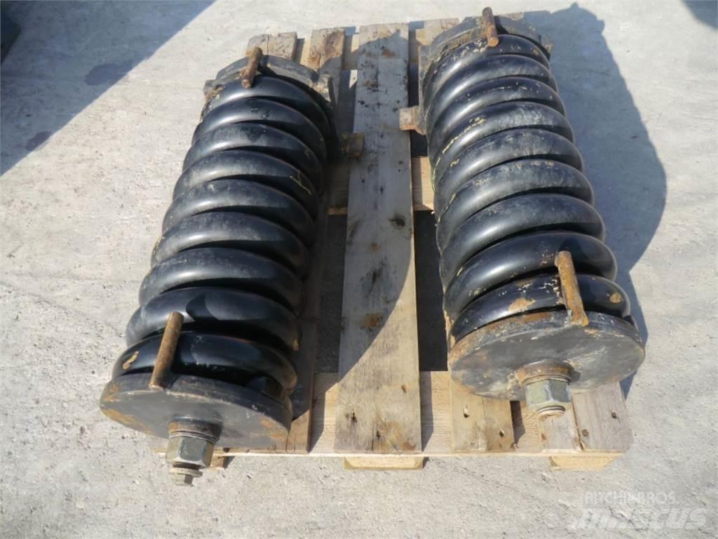 CAT 231D Tracks, chains and undercarriage