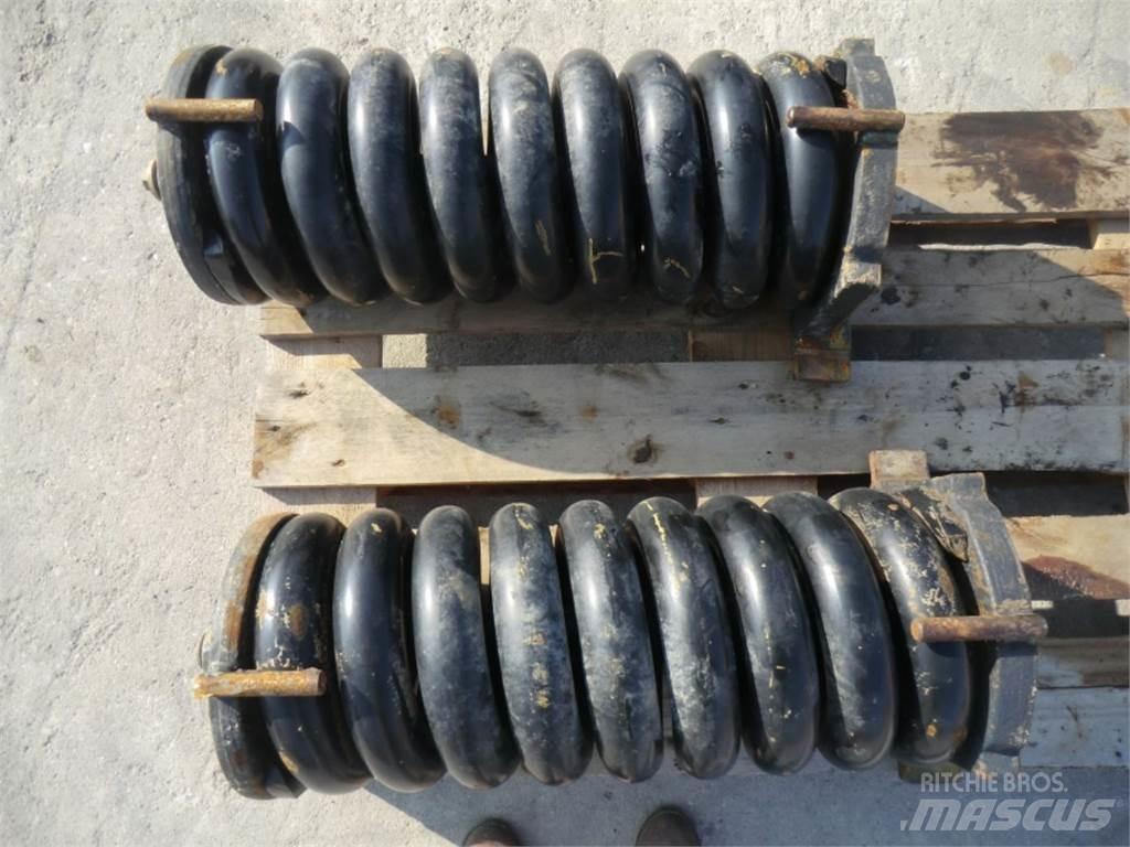 CAT 231D Tracks, chains and undercarriage