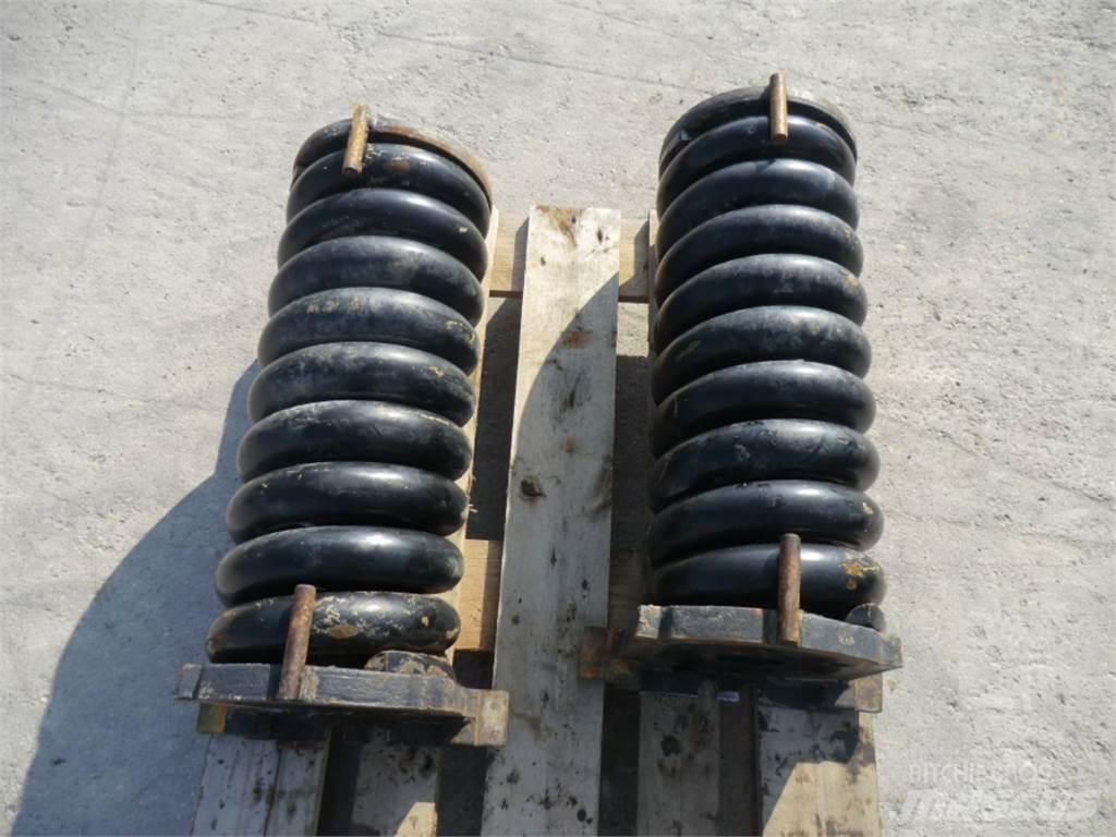 CAT 231D Tracks, chains and undercarriage