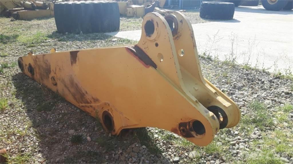 CAT 231D Chassis and suspension