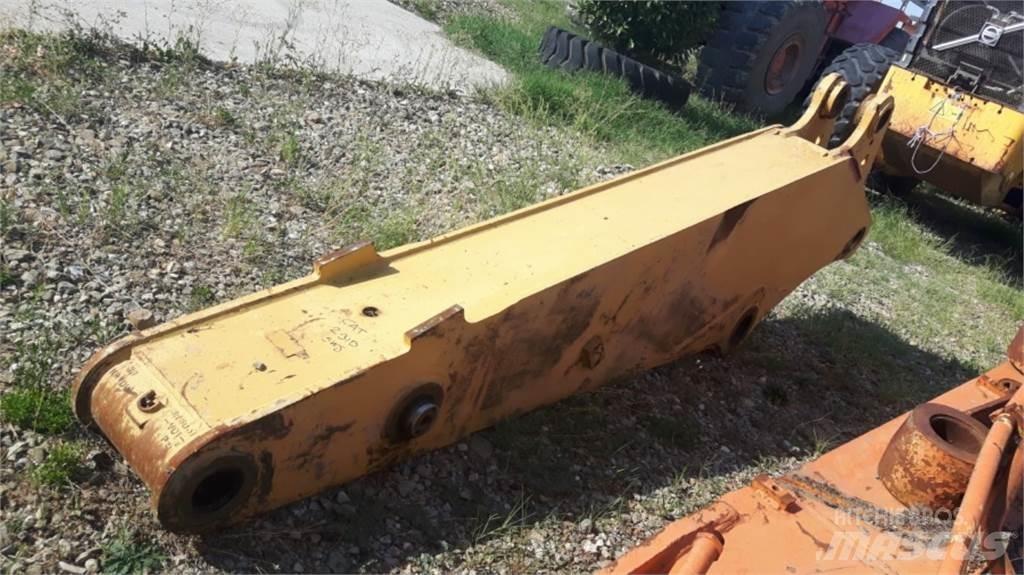 CAT 231D Chassis and suspension