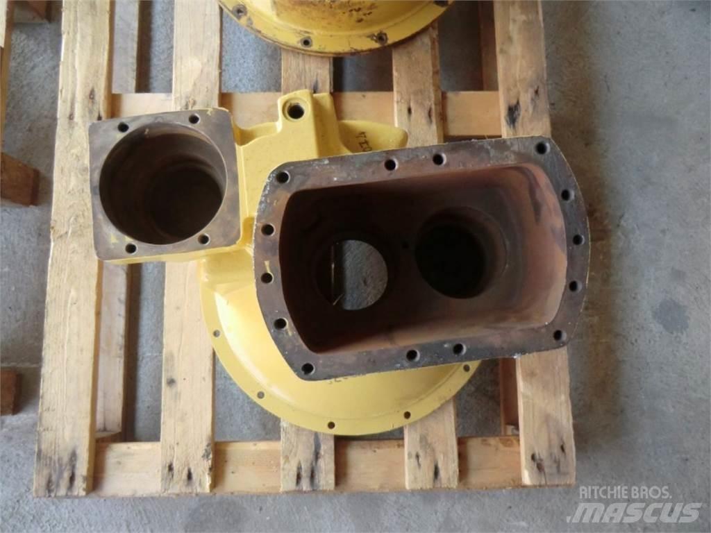 CAT 320B Chassis and suspension