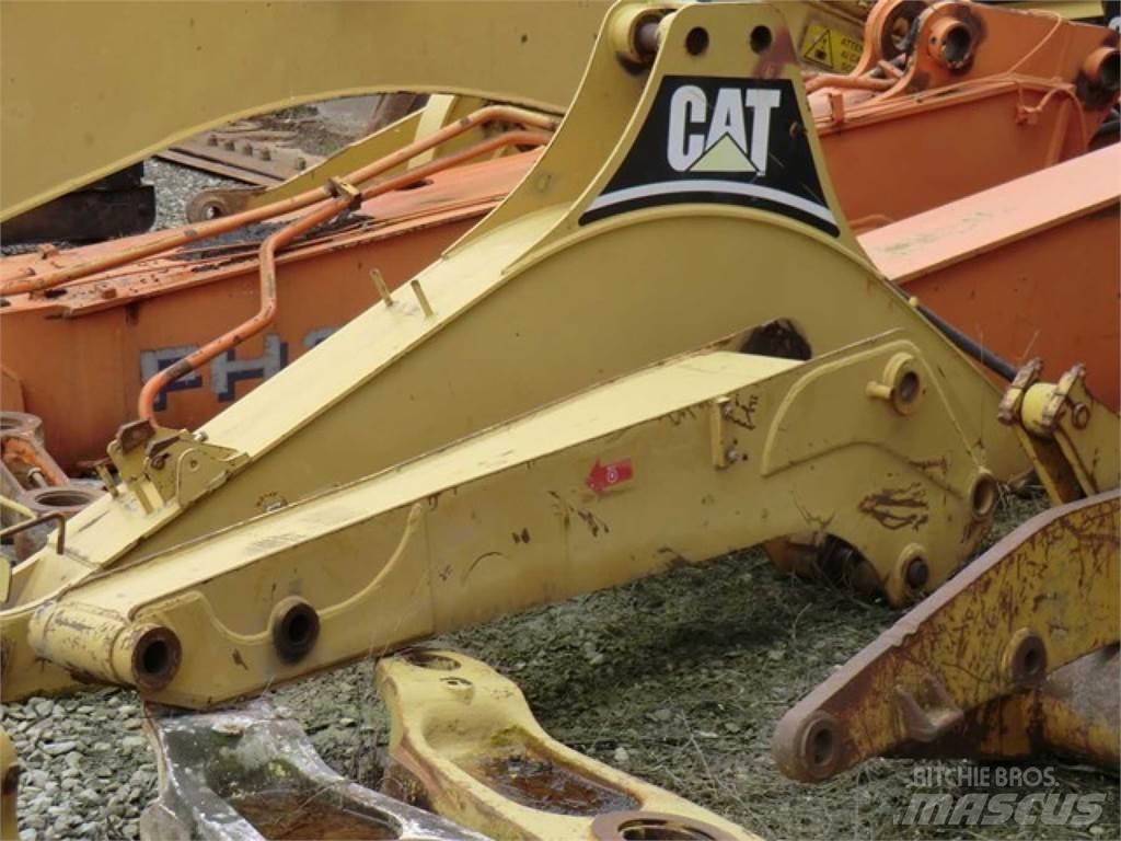 CAT 438C Chassis and suspension