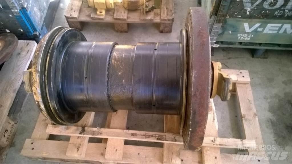 CAT 735 Chassis and suspension