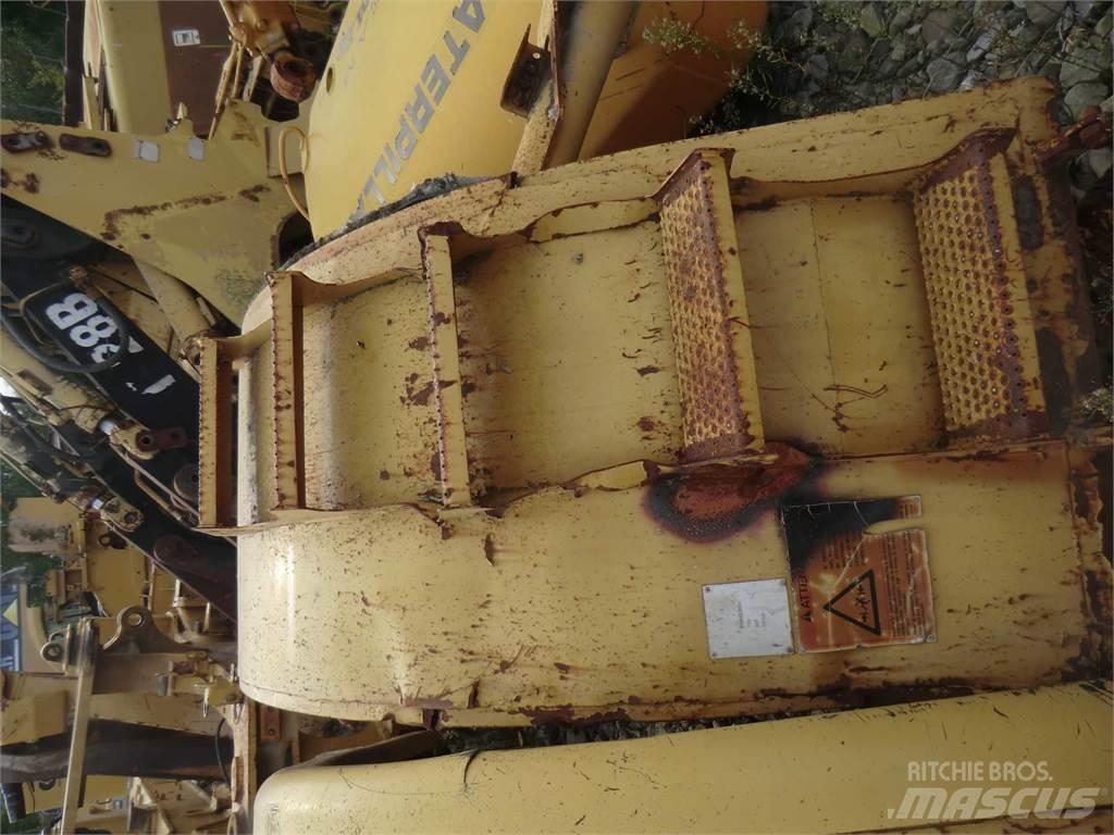 CAT 735 Chassis and suspension