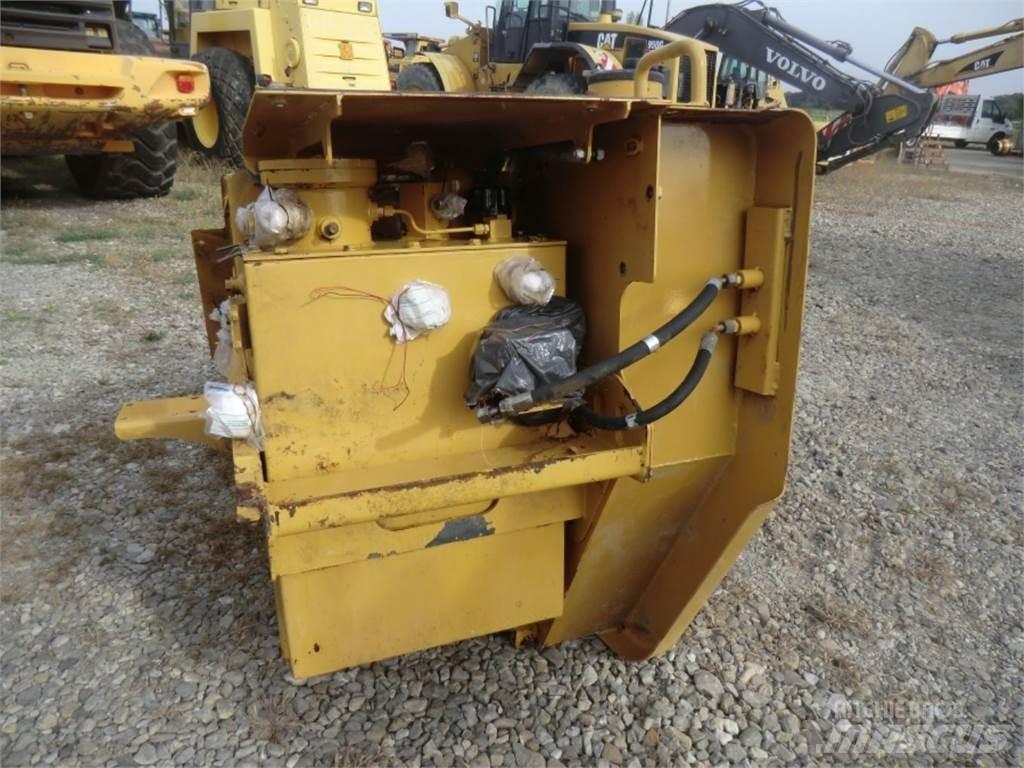 CAT 735 Chassis and suspension