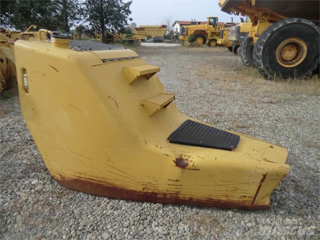CAT 735 Chassis and suspension