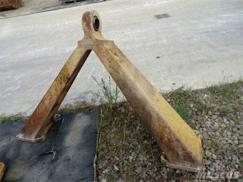 CAT 735 Chassis and suspension