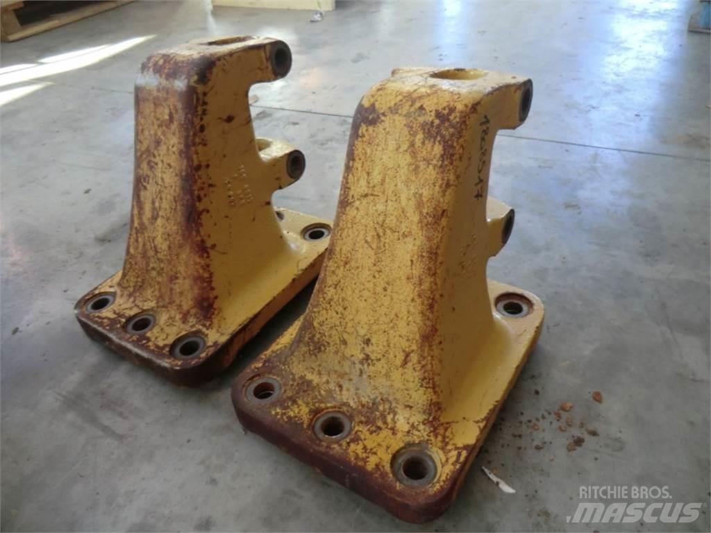 CAT 735 Chassis and suspension