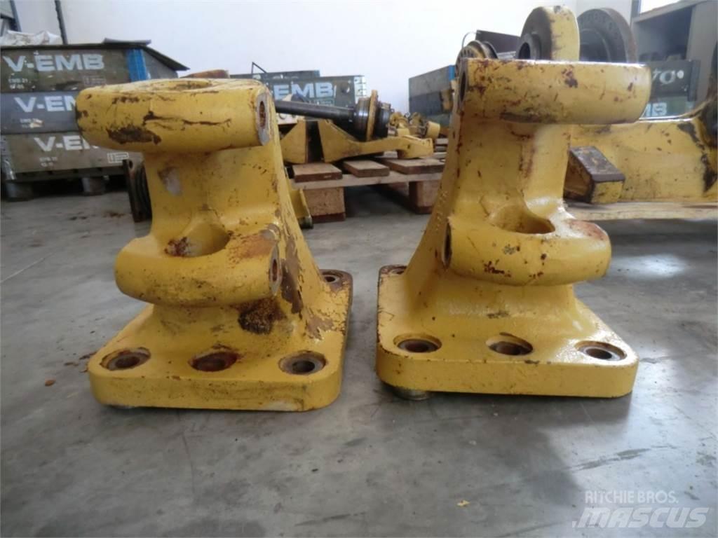 CAT 735 Chassis and suspension