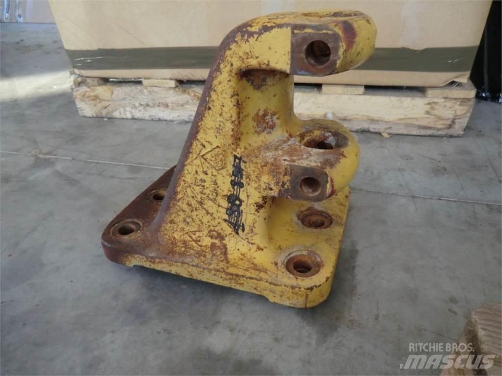 CAT 735 Chassis and suspension