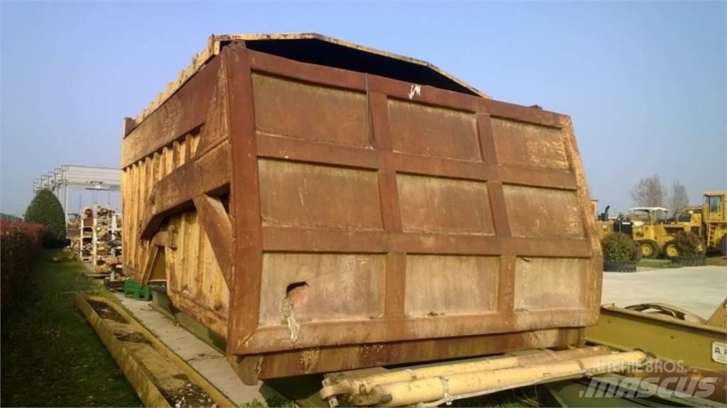 CAT 735 Chassis and suspension