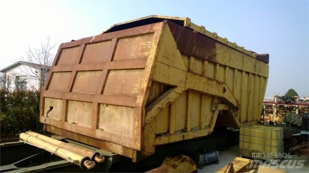 CAT 735 Chassis and suspension