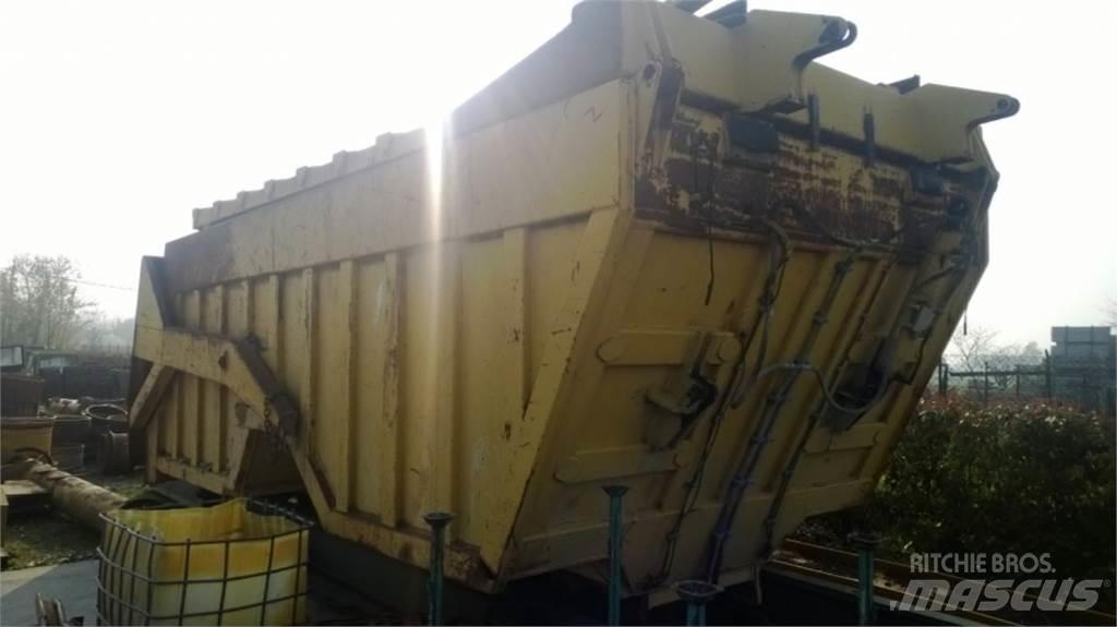 CAT 735 Chassis and suspension