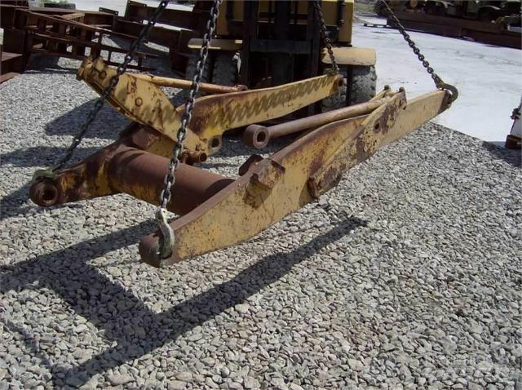 CAT 910 Chassis and suspension