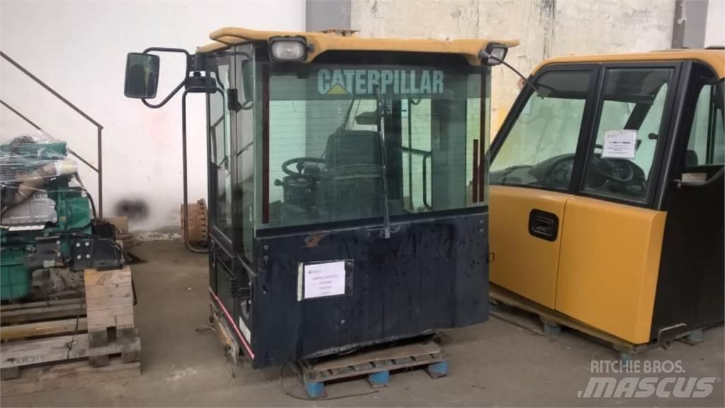 CAT 928G Chassis and suspension