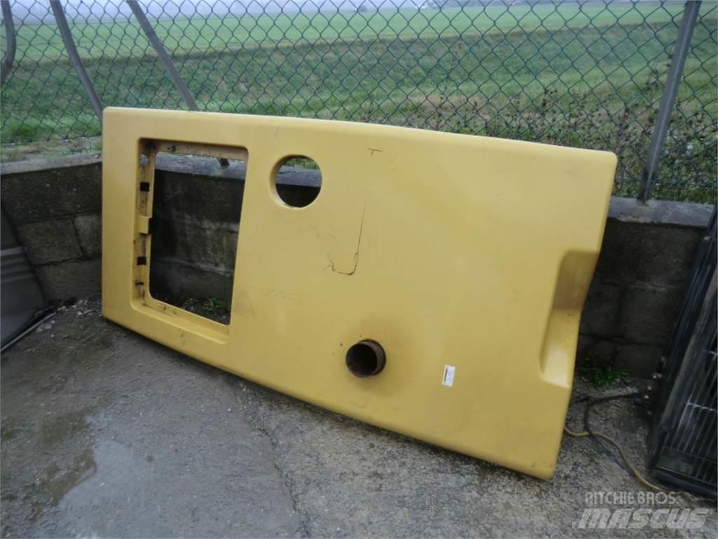 CAT 928G Chassis and suspension