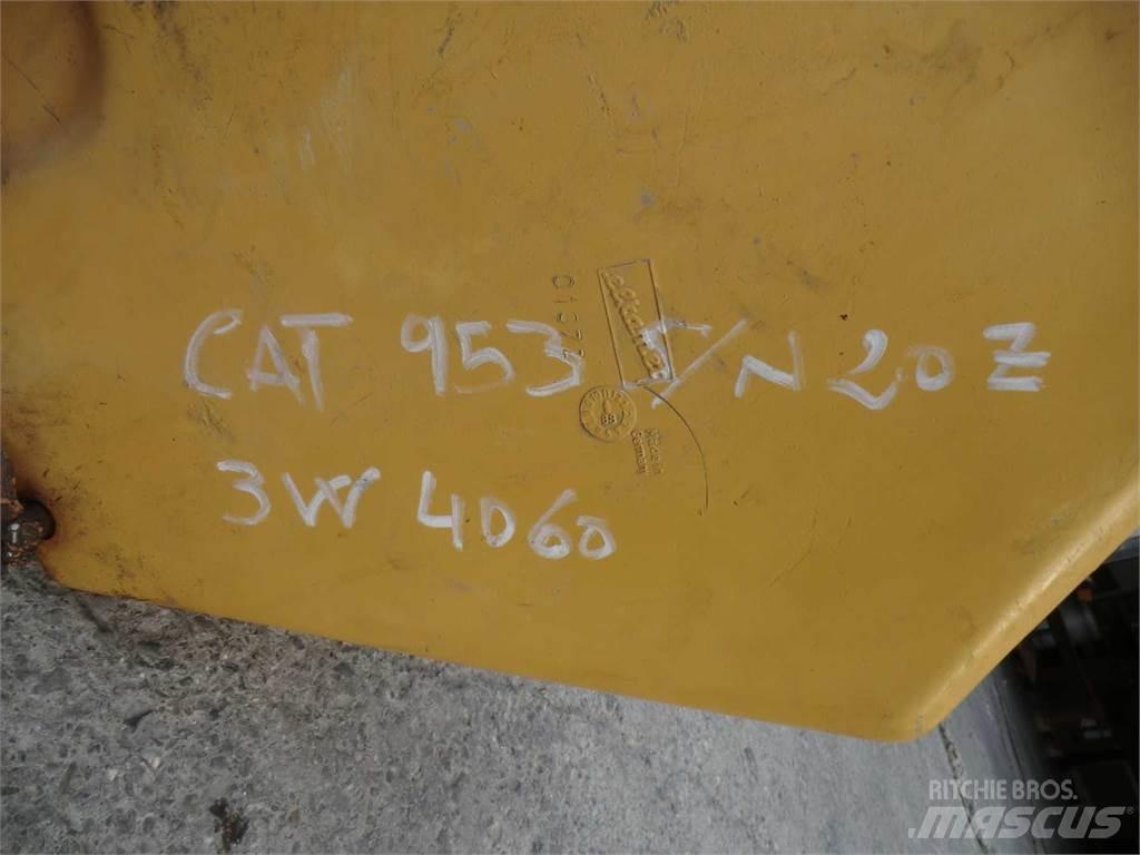 CAT 953 Chassis and suspension