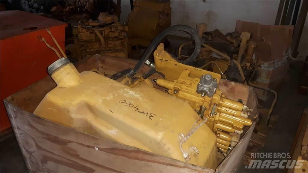 CAT 953 Chassis and suspension