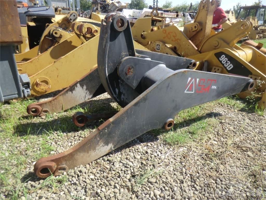 CAT 953C Chassis and suspension
