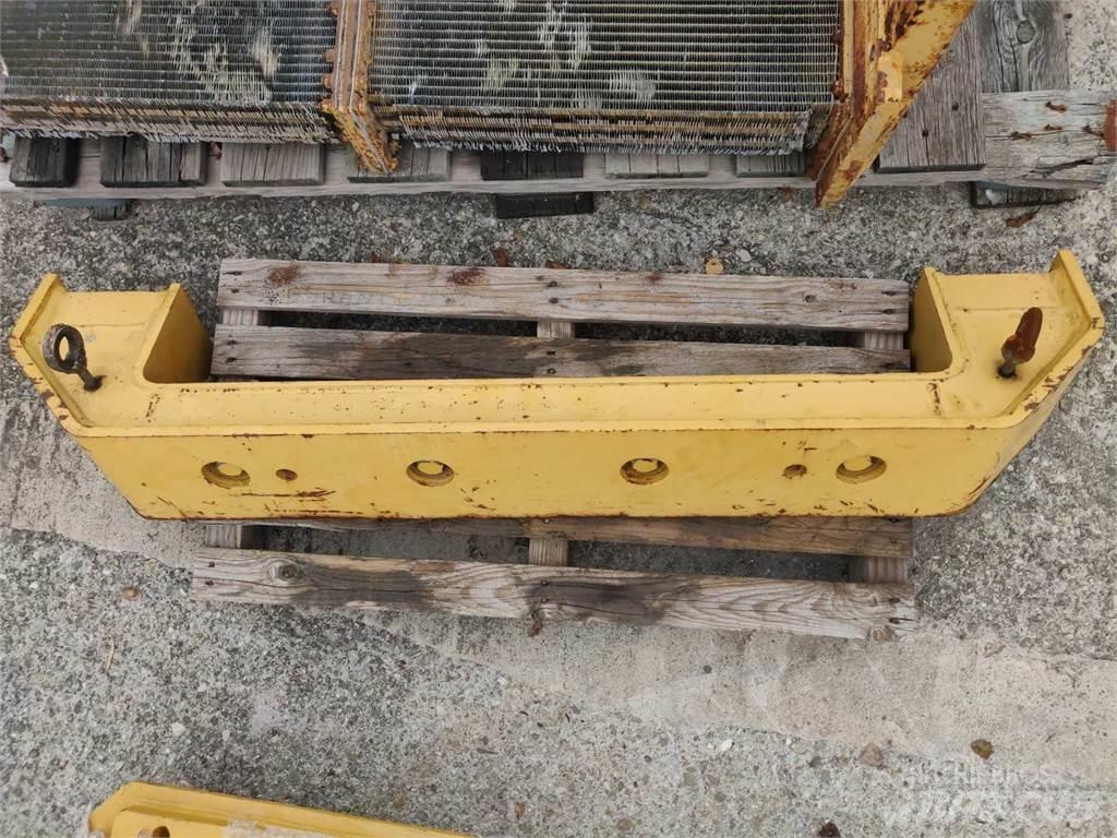 CAT 953C Chassis and suspension