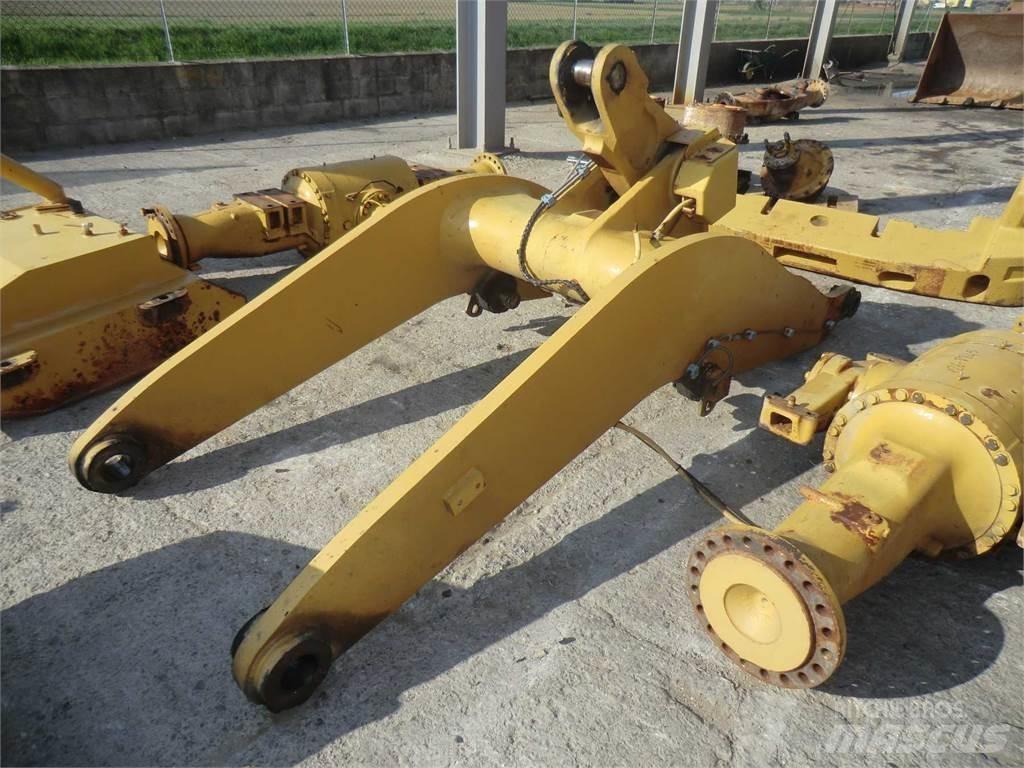 CAT 962H Chassis and suspension